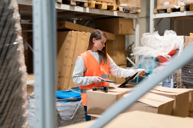 Méthodes de contrôle et d'ajustement pour optimiser le calage des marchandises